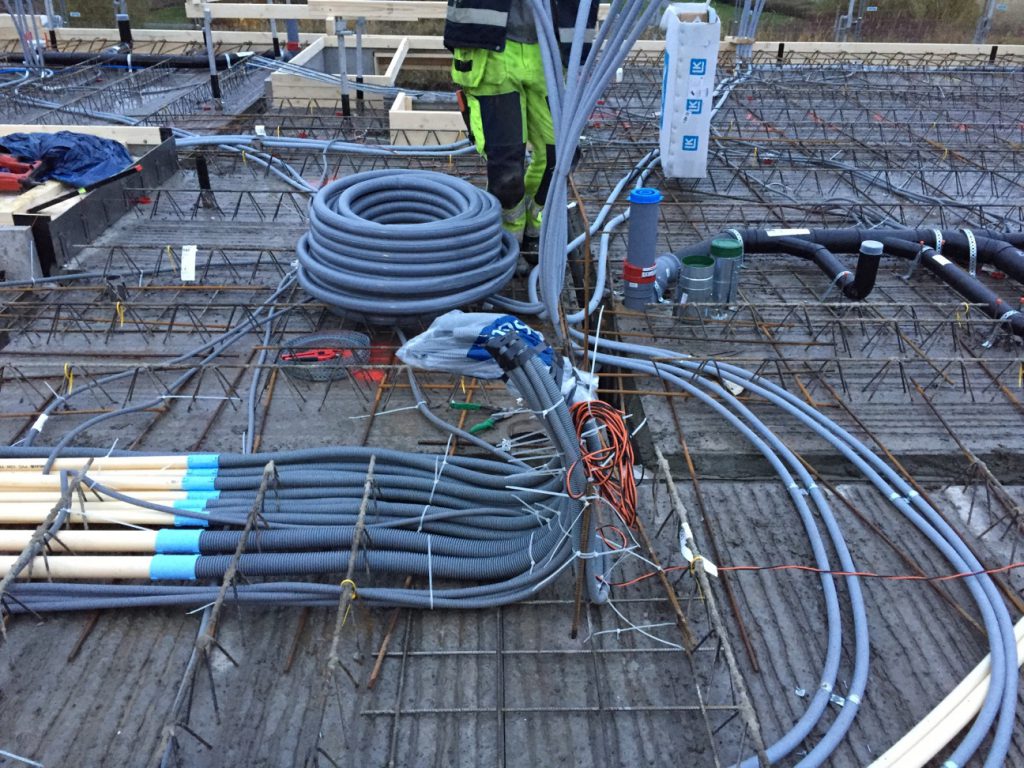 Rörläggning på betongvalv (flerbostadshus)